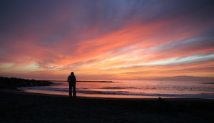 https://flic.kr/p/B3UjA "Fanabe Beach sunset and Linda," courte