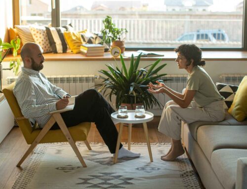 Psychodynamic Approach Versus Cognitive Behavioral Therapy: What’s the Difference?